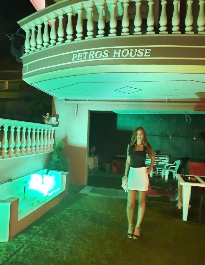 Petros House Aparthotel Sarti Ngoại thất bức ảnh