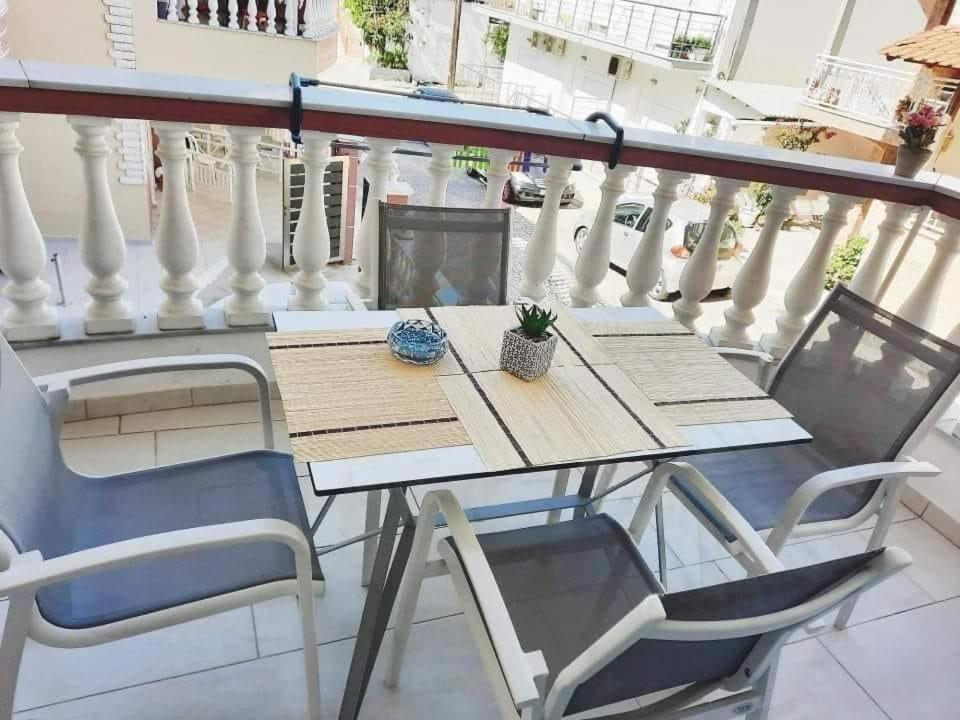 Petros House Aparthotel Sarti Ngoại thất bức ảnh