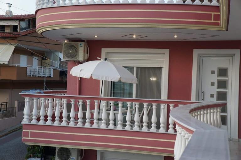 Petros House Aparthotel Sarti Ngoại thất bức ảnh